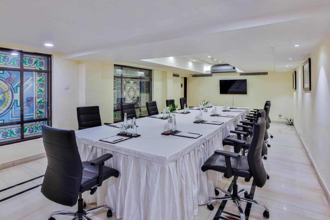 Taj Ganges Варанаси Экстерьер фото Meeting room at the hotel