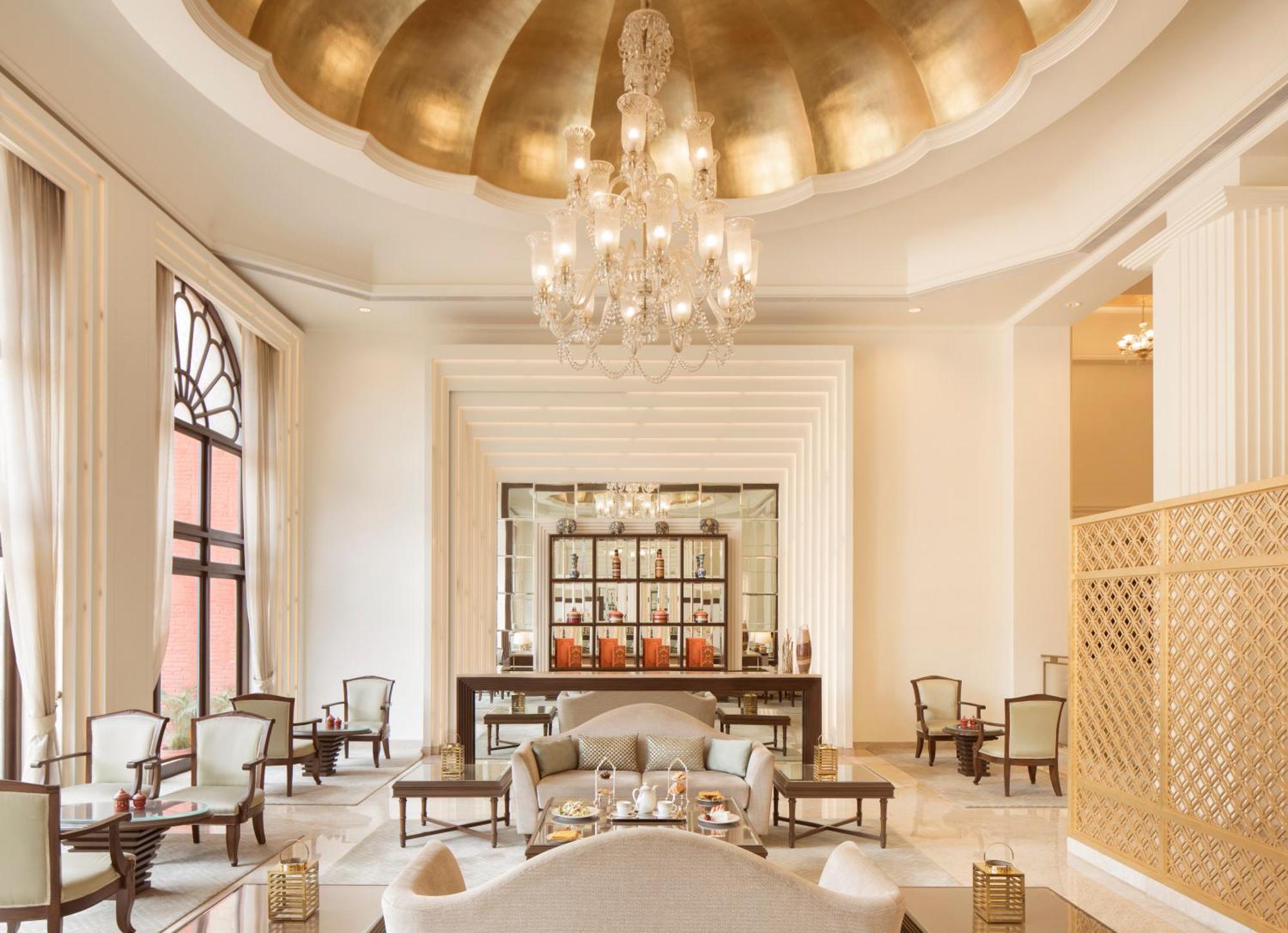 Taj Ganges Варанаси Экстерьер фото The Bar at The Imperial
