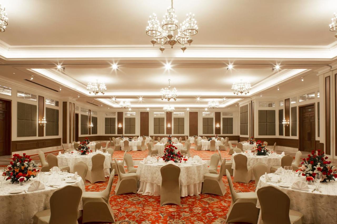 Taj Ganges Варанаси Экстерьер фото The Imperial Ball Room