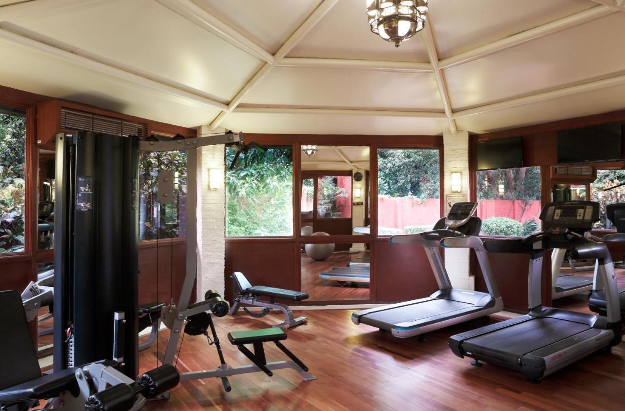 Taj Ganges Варанаси Экстерьер фото The gym at the Taj Bengal